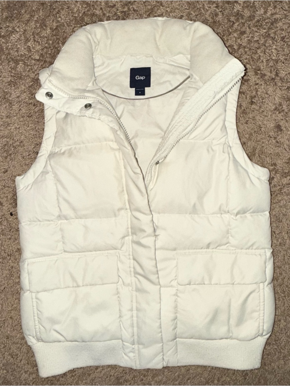 Gap Women's Cream Puffer Vest size Small